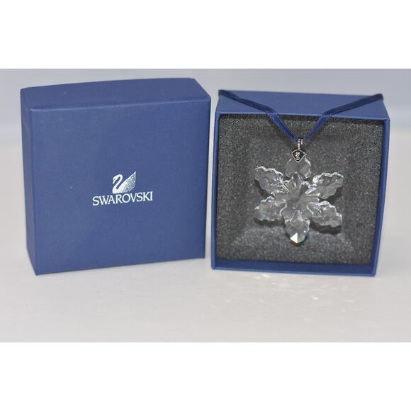 Swarovski Crystal Holiday Christmas Little Snowflake Ornament 1993 - 2010 - Picture 1 of 6